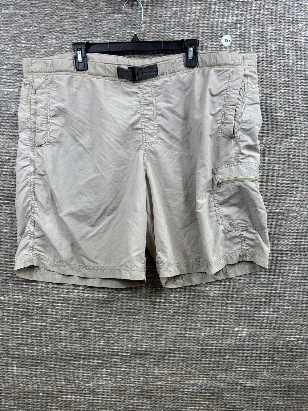 Columbia Shorts Mens 42 Beige Cargo Omni-Shade Lined 8 Inseam Hiking Outdoor